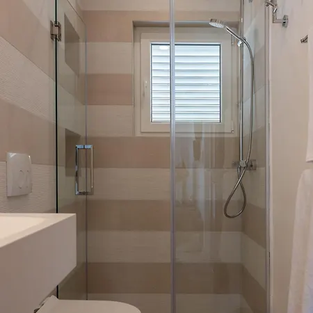Stowaway Villa *