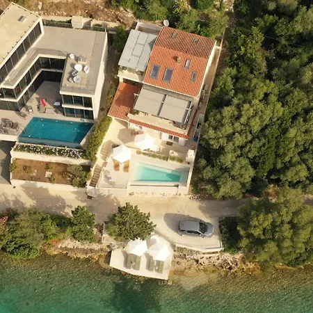 Stowaway Villa *